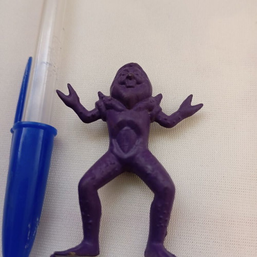 Vintage Exogini Alien Figure used, Blackastar series, purple rubber
