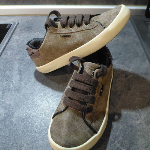Geox Respira Kilwi kids sneakers size 29 like new, suede