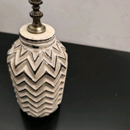 Decorative vase with lid like new with bronze handle