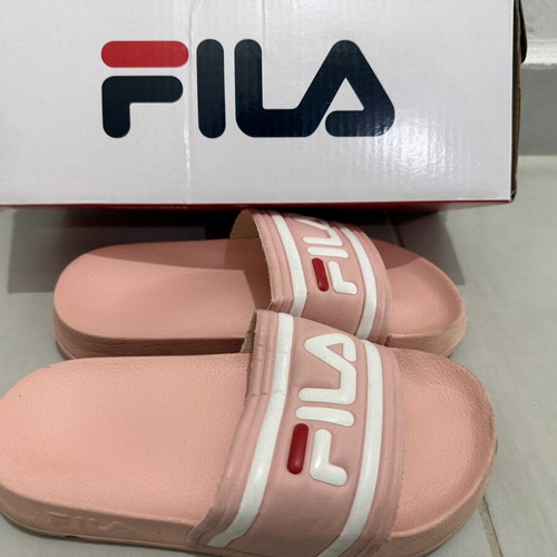 Fila pink slippers used, size 30, lightweight and soft