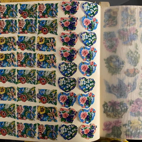 Vintage floral die-cut scraps set, 40+ pieces, 1970-1980