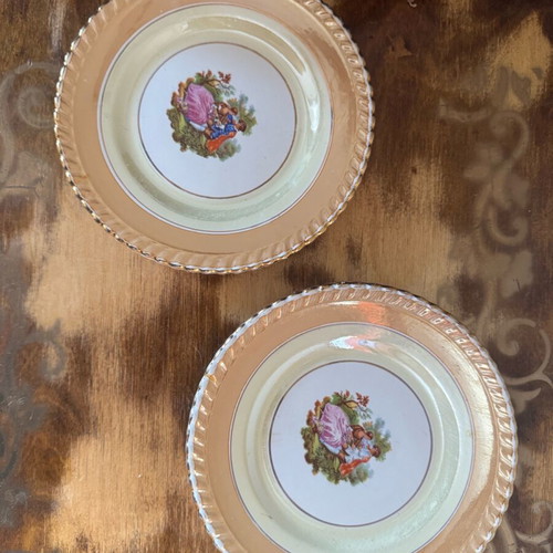 Vintage plates like new with romantic marquise design