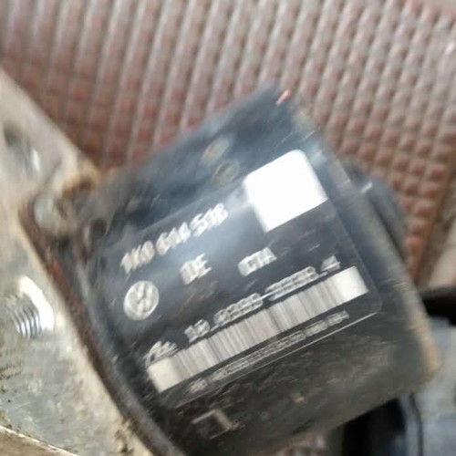ABS pump used for Golf 5 Plus with numbers 1K0 907 379 Q, 1K0 614 517 J