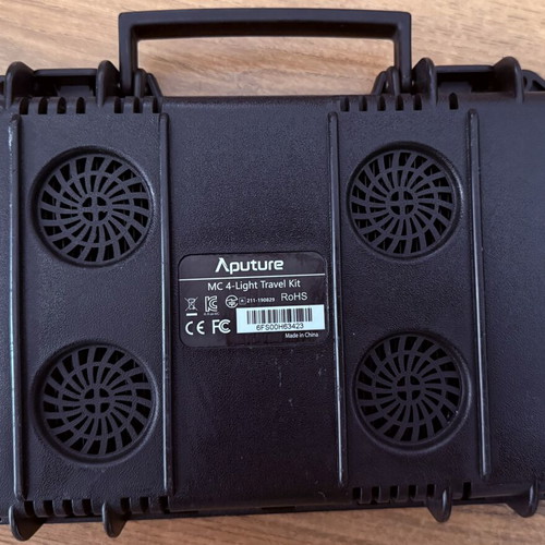 Aputure MC 4-Light Travel Kit like new, LED lighting set
