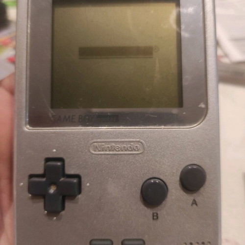Gameboy Pocket functional with 2 games and horizontal line on screen