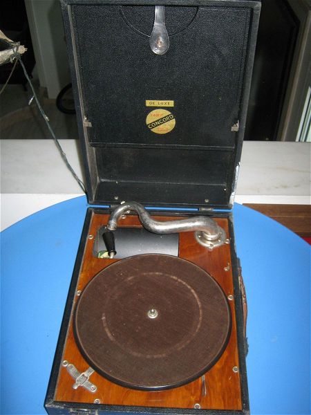  De Luxe Concord Phonograph Record Player  grammofono korona nte loux 1920