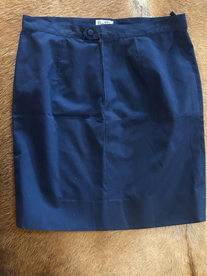 Battos Designer Skirt M-L like new, navy blue
