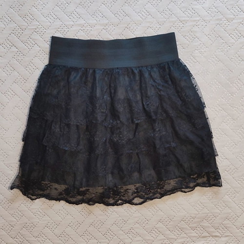 Mini lace skirt black, like new, size L