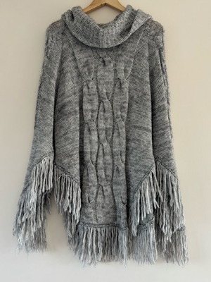 Πλεκτό πόντσο γκρι μέγεθος medium σαν καινούργιο