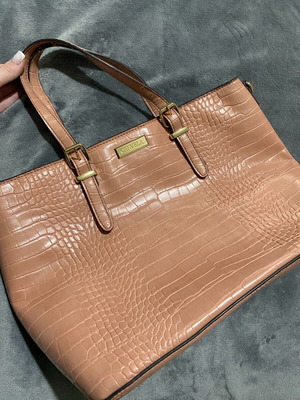 Women's croc pattern bag used in very good condition