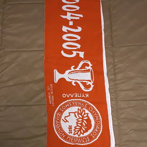 Olympiacos collectible scarf like new with tags