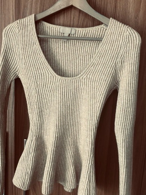 H&M women's knitted sweater beige like new, size M