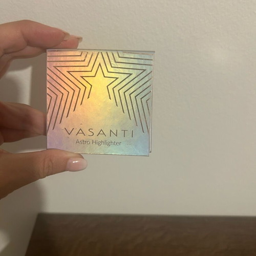 Vasanti Astro Highlighter like new, bronze glow