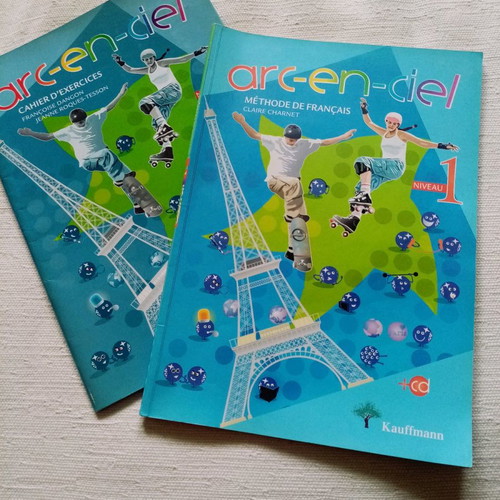 Arc en ciel méthode de français exercise book, like new, set of 2