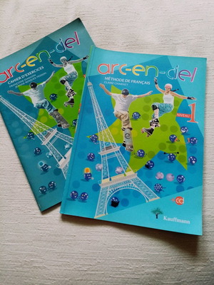 Arc en ciel méthode de français exercise book, like new, set of 2