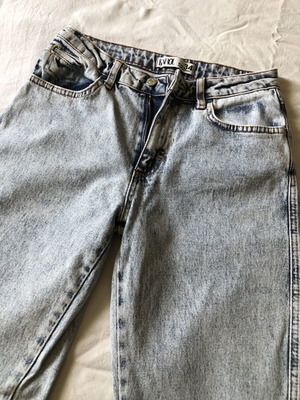 Karol women's jeans, light blue acid wash, size XS 34