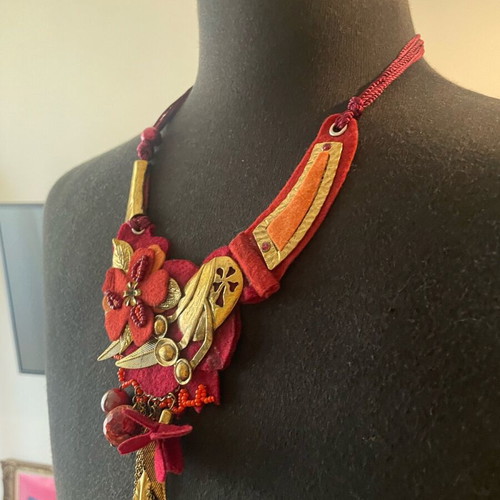 Handmade necklace like new