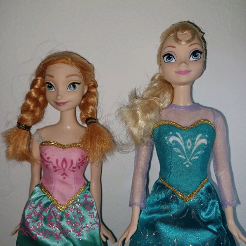 Disney Frozen dolls used, Elsa and Anna set
