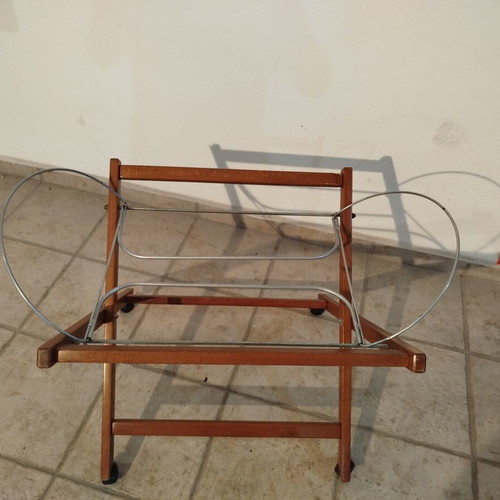 Wooden base for baby bassinet like new