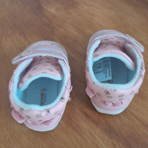 Mayoral baby cuddle shoes No.17 new in box