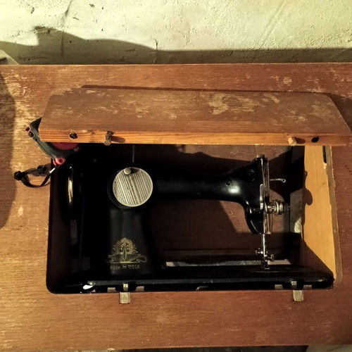 Union vintage sewing machine used