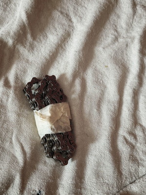Bicycle chain like new, ridden 150 km