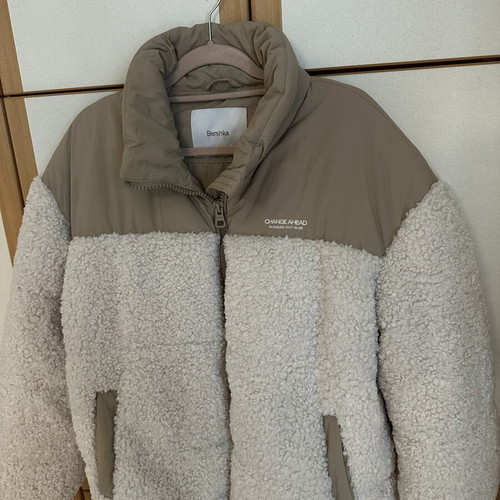 Bershka jacket like new, size M, white and beige