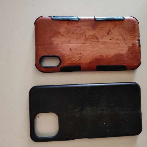 Mobile phone cases used, two colors available