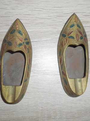 Small bronze Ottoman ashtrays used, traditional shoe shape, 12 cm