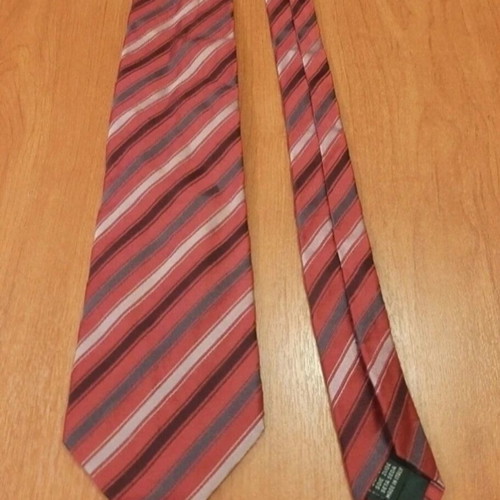 Glou tie used, red