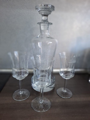 Vintage glass decanter set with stopper and 3 glasses