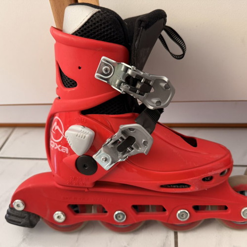 Roxa Beetle Inline Skate Junior like new, adjustable size, red