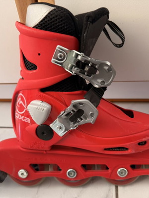 Roxa Beetle Inline Skate Junior like new, adjustable size, red