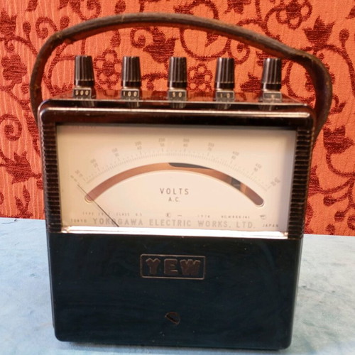 Analog voltmeter up to 500 Volt Made Japan like new