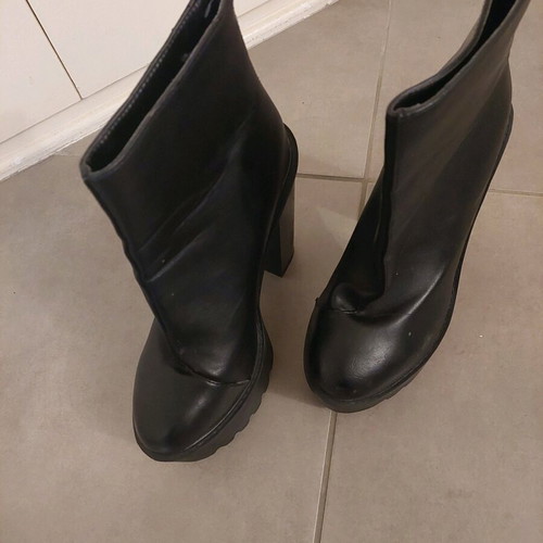 High-heeled ankle boots used, size 38, black