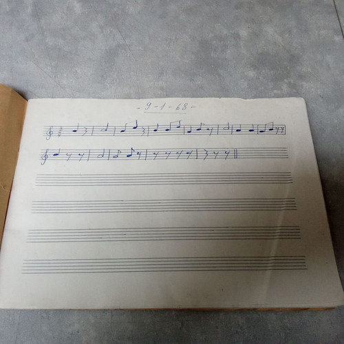 Music notebook super collectible used, 1960s edition