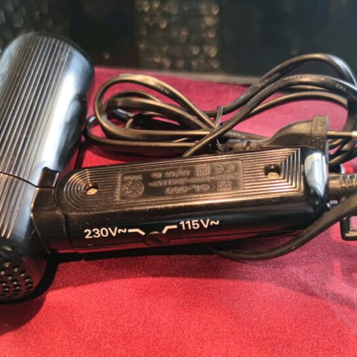 Travel hair dryer foldable with two speeds like new