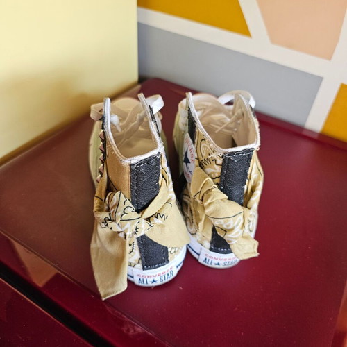 Converse All Star Hi limited edition women's shoes like new, leather