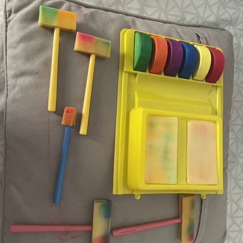 Rainbow Art watercolor set with 6 brushes