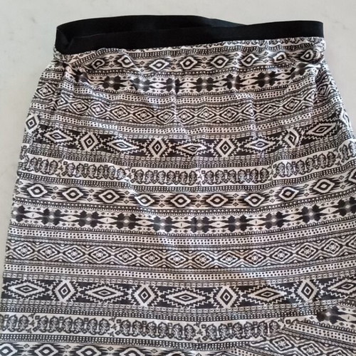 Calliope mini skirt with geometric patterns, like new, size M
