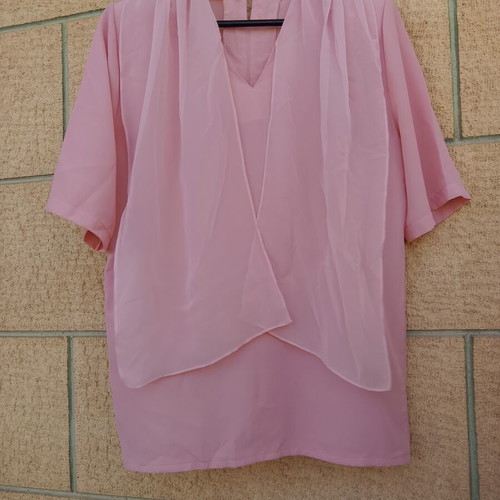 Pink short-sleeve blouse like new