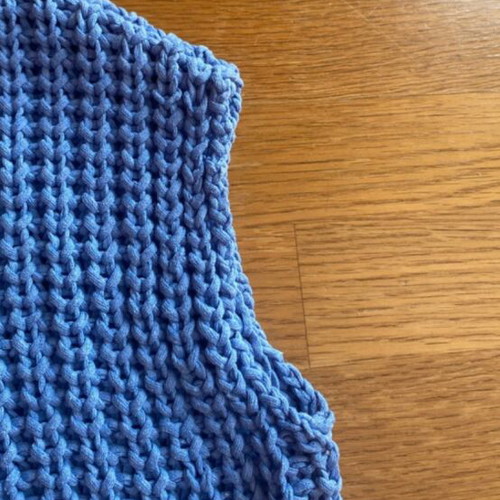 Zara blue knitted vest with gold buttons