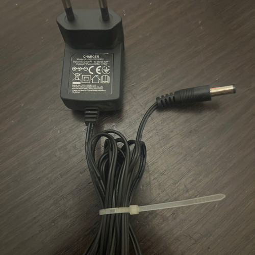 Adapter JLH050700250G2 used, 7.0V 0.25A power supply
