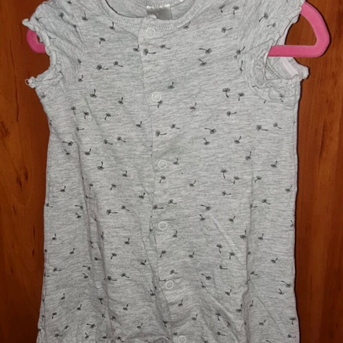 Pack of 4 baby rompers 6-9 months like new
