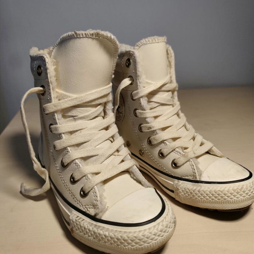 Converse Chuck Taylor Shoes No28 like new, unisex