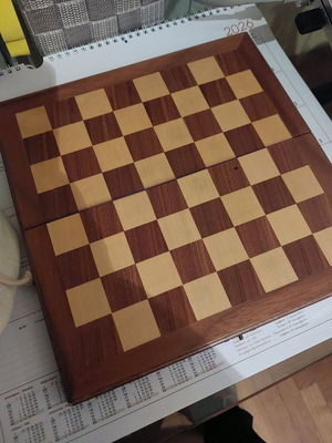Wooden chess set new with white and brown pieces 25.5x25.5