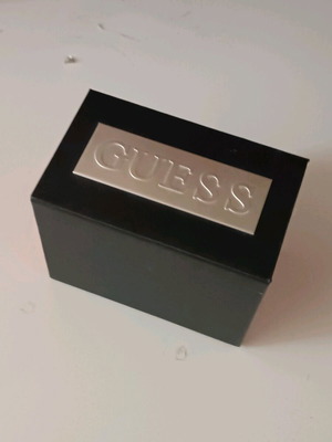 Θήκη ρολογιού Guess αυθεντική, σαν καινούργια
