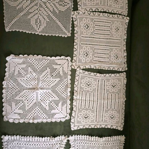 Set of 36 handmade white vintage doilies like new