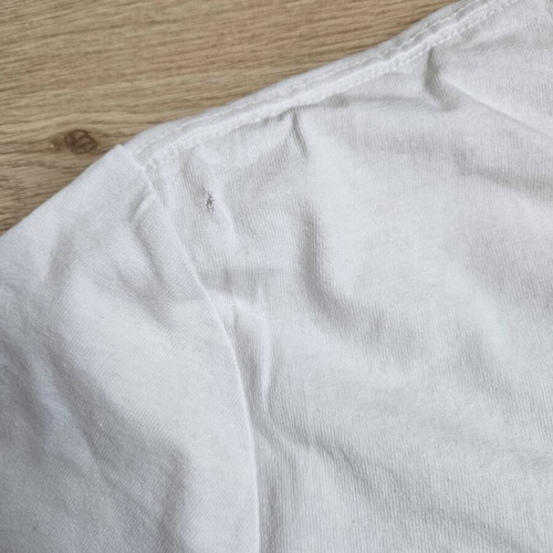 True Religion T-shirt new, size S, white, small hole