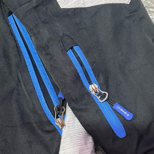 Admiral Puffer Kids like new, size 12 years, black and blue